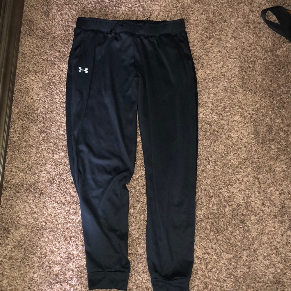 Black “loose” Underarmour “Heat Gear” joggers- M